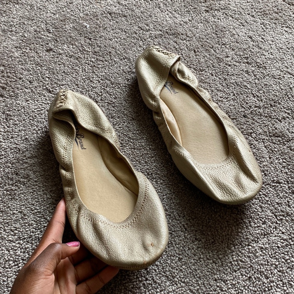 Lucky Brand Gold Leather Ballet Flats SIZE 9.5 Slip On Round Toe Casual Comfort